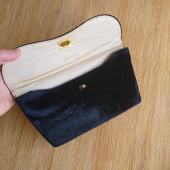 Vintage Black Velvet clutch - Picture 2 of 4